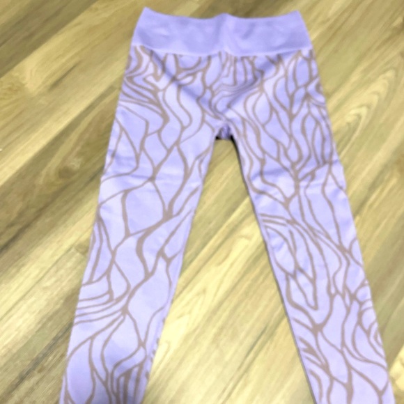 Fabletics High-Waisted Seamless Legging - Picture 4 of 4